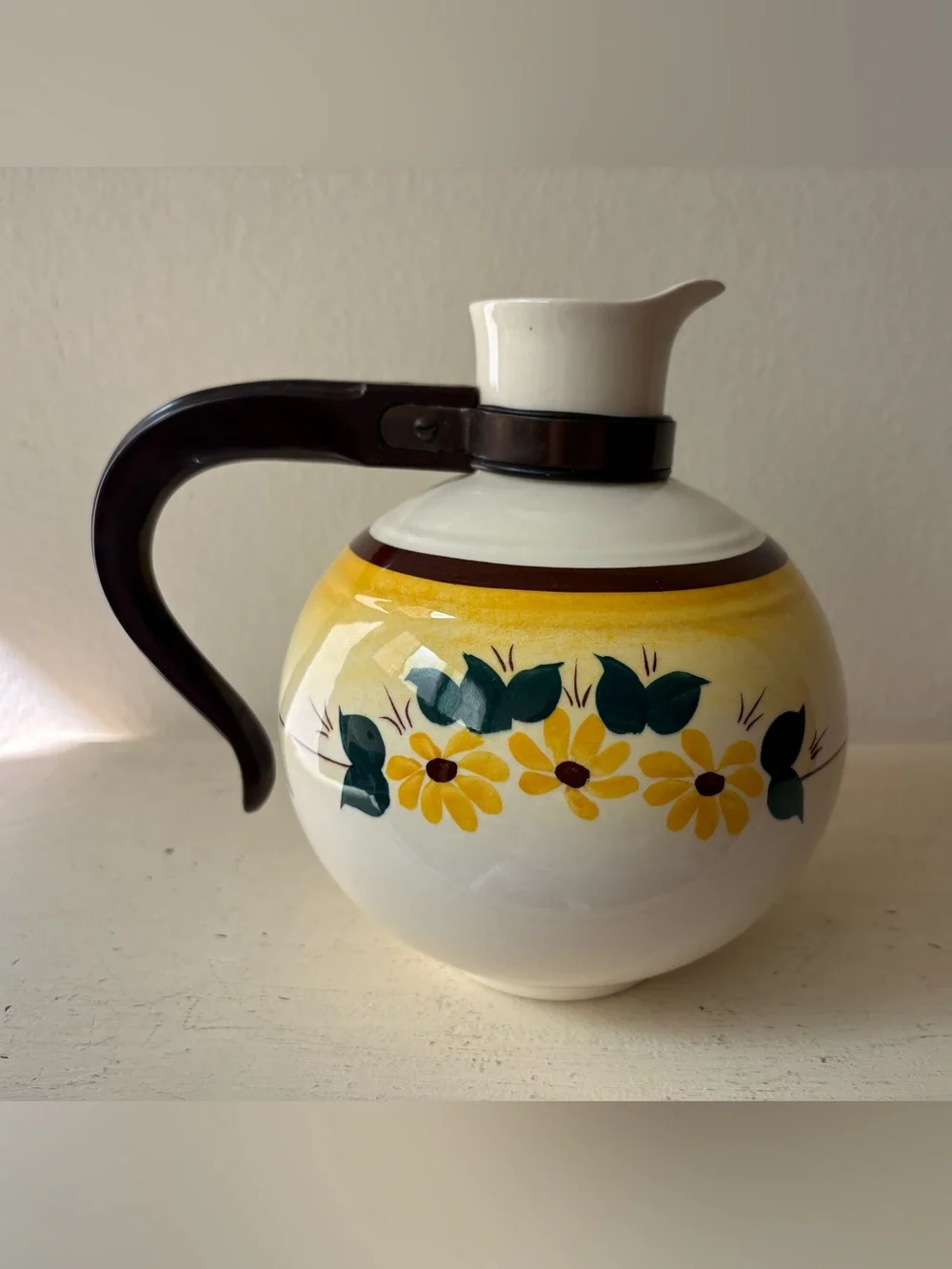 Vintage 1940s/1950s Vernon Kilns Vernonware Brown Eyed Susan Coffee Carafe
